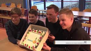 Bij het keuzevak gemotoriseerde tweewielers zijn varendonck college. Finaledag Day For Change Varendonck College Youtube