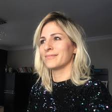 How do peer-leaders help their peers based