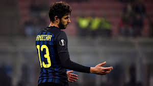 Jun 07, 2021 · inter'de zaman zaman kadroya girmekte zorlanan ve bir dönem premier lig takımlarından hull city'ye kiralanan ranocchia, i̇talya için de 21 kez sahaya çıktı. Le Defenseur Central Ranocchia En Pret A Hull City