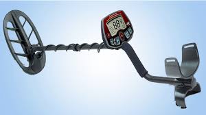 Marketed as an upgrade from entry level, this device is known for its sensitivity and discrimination. 5 Best Metal Detector To Buy On Amazon 2019 Youtube