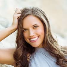 Nicole Luckey's Instagram, Twitter & Facebook