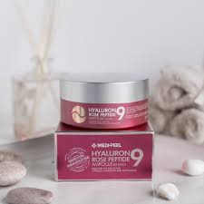 Rich in hyaluronic acid, rose and berry extracts, these eye patches moisturize and brighten the delicate skin around the eyes. Medi Peel Hyaluron Rose Peptide 9 Ampoule Eye Patch 60 Sht Patchi S Peptidami I Bolgarskoj Rozoj Kupit V Moskve S Dostavkoj Ceny I Otzyvy Na Tovary V Premium Korea