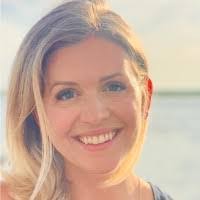 Lindsay Donohue's Instagram, Twitter & Facebook