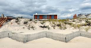 Glenn pushelberg, left, and george yabu took five years to design and build their hamptons beach house. Aamodt Plumb Architects Create A Hamptons House As Beautiful As It Is Weather Proof