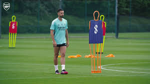 Emile smith rowe is an english professional footballer who plays as an attacking midfielder for premier league club arsenal. A Picture Of Pablo Mari And Emile Smith Rowe In Training Gunners