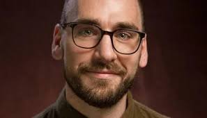 Eddy Arias cierra su etapa en Paramount tras seis años liderando la  expansión de Pluto TV