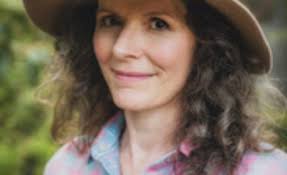 Edie Brickell Recalls an Old Memory