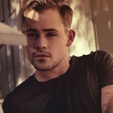 Drake Morgan {Hiatus pistachus} (@DrakeMorg)