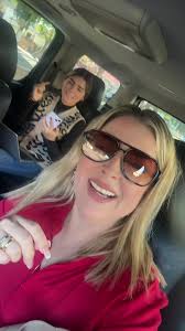 Liz Beau Ella tiene la culpa nunca quiere invitar a nadie jajaja