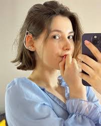 Becky Martens's Instagram, Twitter & Facebook