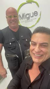 Parte de una colaboración del cabaret real cubano de mi parte y la del  Cabaret Parisien del hotel Nacional de Cuba también hacemos homenaje con la  palabra clave #AZUCAR a quien como