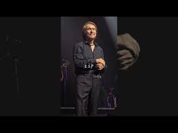 Raphael en Barcelona 30 09 2024 234 - YouTube