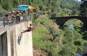 A praia fluvial da ribeira, na albufeira do azibo, é uma das melhores praias fluviais de portugal. Diario Digital Castelo Branco Proenca A Nova Tarde Aventura Encheu A Praia Fluvial Do Malhadal De Emocoes E Adrenalina