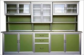 Selain untuk menyimpan barang pecah belah seperti piring, gelas, mangkung, dan yang. 25 Inspirasi Lemari Dapur Aluminium Terbaru