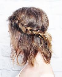 Hairstyles for short hair have many lovely ideas waiting for you, namely short hairstyles with bangs and a lot more. Coachella Hairstyles Hair Looks 6 Easy Festival Ready Hairstyles For Every Length Hair Styles Short Hair Styles Braids For Short Hair