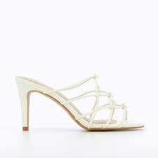 115 article (s) trier par: Mules A Talon Blanches A Brides Nouees Vanessa Wu