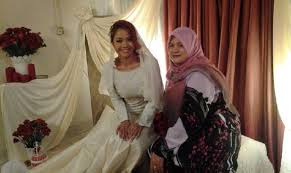 W.a.r.i.s, mimi one nation emcee anugerah lawak warna. Bapa Penyanyi One Nation Emcees Mimi Meninggal Dunia