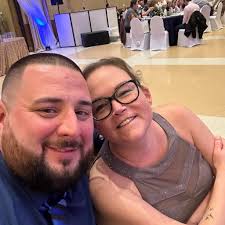 What is the average pay for drywall work in Alberta?