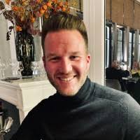 300+ perfiles de «Derek»