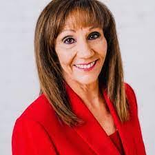 Debbie Comstock's Instagram, Twitter & Facebook