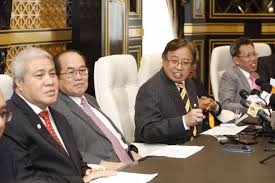 Datuk amar douglas uggah embas 2. Kabinet Negeri Sarawak Dirombak Berkuat Kuasa Hari Ini Utusan Borneo Online
