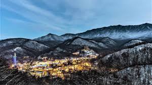Does It Snow in Gatlinburg, TN in December? What to Expect During Your  Winter Visit