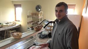 En savoir + sur éleveur lozérien propose la vente en directe de viande aubrac bio issue de sa production. A Quaedypre Un Point De Vente A La Ferme Reserve Aux Productions Locales Et Bio