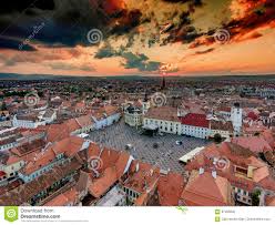 Lista jurnaliști acreditați meci f.c.hermannstadt vs f.c.argeș, miercuri, 19 mai 2021, ora 18:30. Sonnenuntergang In Sibiu Hermannstadt Rumanien Stockfoto Bild Von Uber Quadrat 97283830