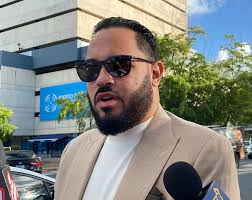 El productor musical Raphy Pina, ahora convicto, narra su vida en una serie 