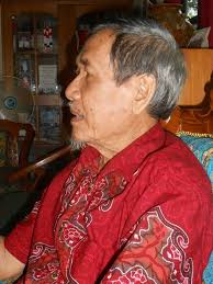 GITA PUJA: MAKMUR ANWAR MH: TOKOH SASTRA KALTENG 2008