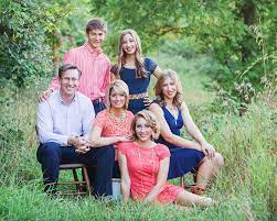 Image Result For Family Of 6 Photo Poses Family Picture Poses Photography Poses Family Family Photo Pose
