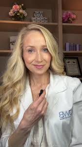 Alyssa Keefer's Instagram, Twitter & Facebook