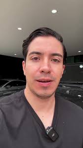 Mesero Toma Con Clientes Y Renuncia