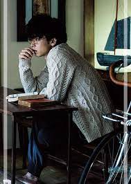 中村倫也の私服 スーツがおしゃれかっこいい 歴代メガネ画像やブランドを確認 中村 倫也 倫也 私服 スーツ