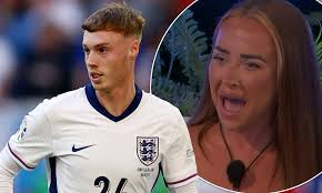England penalty ace Cole Palmer makes surprising reference to viral Love  Island clip as he celebrates quarter-final triumph with Declan Rice