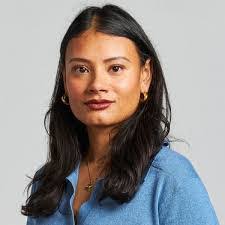 Rena Barker's Instagram, Twitter & Facebook