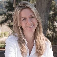 Robyn Higgins's Instagram, Twitter & Facebook