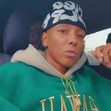 What she gonna do? Write a mid ass diss track? Gimme a break