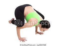 768 x 512 · jpeg. Bakasana Yoga Pose Sportliches Madchen Das Yoga Asana Crane Krow Pose Bakasana Training Fur Arme Und Schultern Blick Canstock