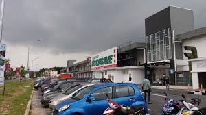 There are supermarkets, kfc restaurant, secret recipe restaurant, boat noodle restaurant, mr diy hardware store. Mohd Faiz Bin Abdul Manan Kip Mall Kota Warisan
