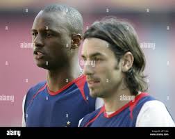 Robert pires and patrick vieira hi-res stock photography and images