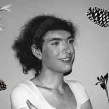 Iris Snyder's Instagram, Twitter & Facebook