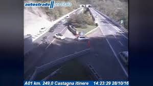The village of barberino di mugello was born as center only in the middle ages. Incidente Shock Sull A1 Auto Ribaltata All Interno Di Una Galleria Tra Roncobilaccio E Barberino