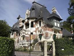 Maison Dite Les Bossettes A Dives Sur Mer Calvados Cette Grande Villa Balneaire A Ete Construite De 1903 A 1908 Par L En 2020 Monuments Historiques Villa Le Manoir