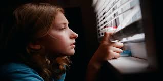 Rendhagyó büntetést szabtak ki a gangesz partján hűsölő turistákra az indiai uttarakhand államban: Lakhelyelhagyasi Tilalom A Tol Z Ig Szep Ugyvedi Iroda