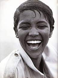 Seriously, she looks the same. Naomi Campbell In The 90s Valentino And More Reminisce Vogue