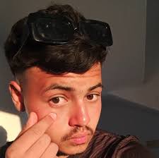 ARBA7 TAB7iRA FI Latino Coucou Beach. KIFEH? SEHEL BARCHA. Partagi lvideo  fi story w tagi 4 personnes fi commentaire ❤️ GOOD LUCK 🔥  .................#comedy #couplegoals #comedyclub #tunis #comedycouple  #couplecomedy #tunisienne #tunisienne ...