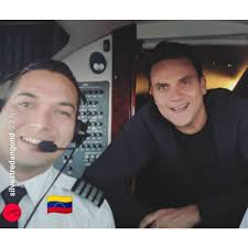 El lujoso avión privado de Silvestre Dangond, en imágenes