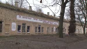 Первое радиосообщение из брестской крепости было отправлено в полдень 22 июня 1941 года. Aktivist Samovolno Rekonstruiroval Zabroshennuyu Kazarmu Brestskoj Kreposti I Raspisal Sovetskimi Lozungami
