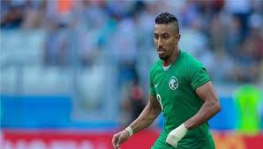ارتدى سالم الدوسري لاعب المنتخب السعودي، قميصه خلال مباراة روسيا والسعودية في افتتاح كأس العالم بـالمقلوب. Ø³Ø§Ù„Ù… Ø§Ù„Ø¯ÙˆØ³Ø±ÙŠ Ù„Ø§Ø¹Ø¨ Ø§Ù„Ù‡Ù„Ø§Ù„ ØªØ­Øª Ù…Ø¬Ù‡Ø± Ù„ÙŠÙØ±Ø¨ÙˆÙ„ Ø§Ù„Ø´Ø± Ù‚ Ø§Ù„Ø£ÙˆØ³ Ø·